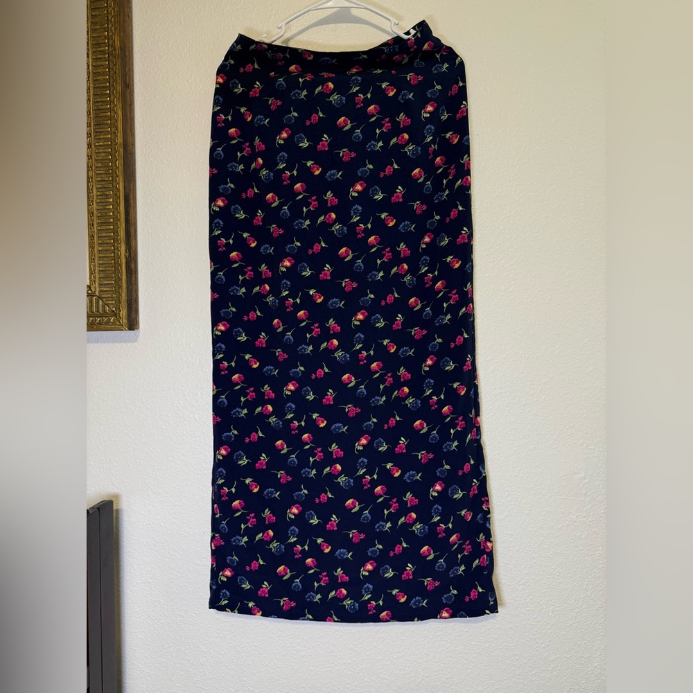 Vintage Jonathan Martin Navy Floral Pencil Skirt size 5 Runs like XS